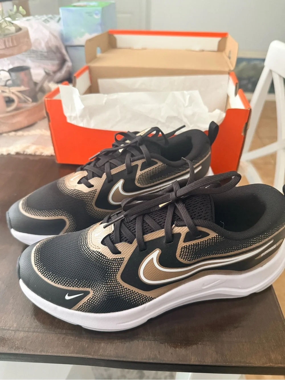 Nike Kids Black and gold Sneakers